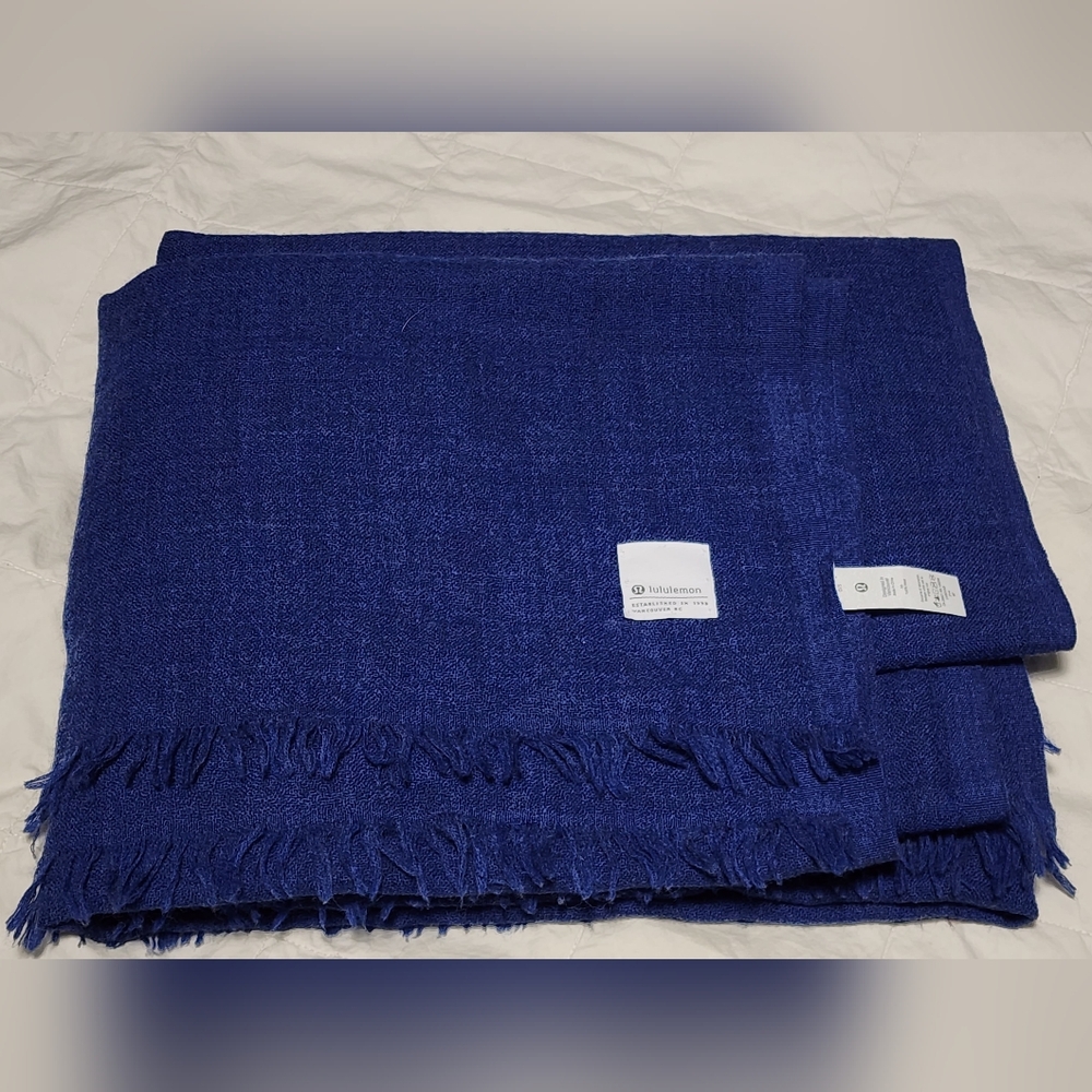 Wonderful Lululemon Woof Scarf